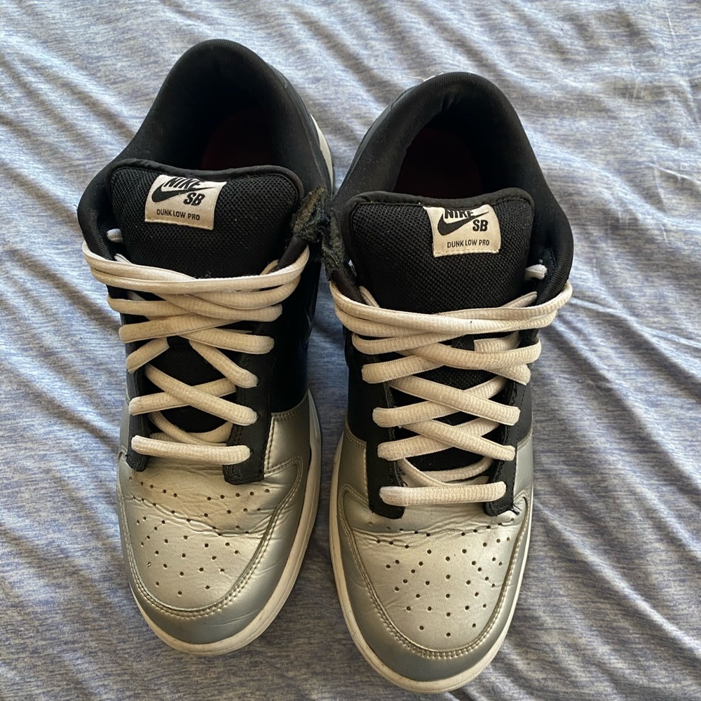 Nike dunk SB preme.